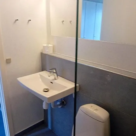 Lejlighed Pæn Beliggende På 1 Sal Sj3208 *
